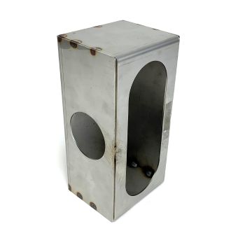 Boîtier de 8" x 4" x 3 1/2" en acier inoxydable pour lumière ovale de 6 1/2" x 2 1/4" et ronde 2" (vertical)